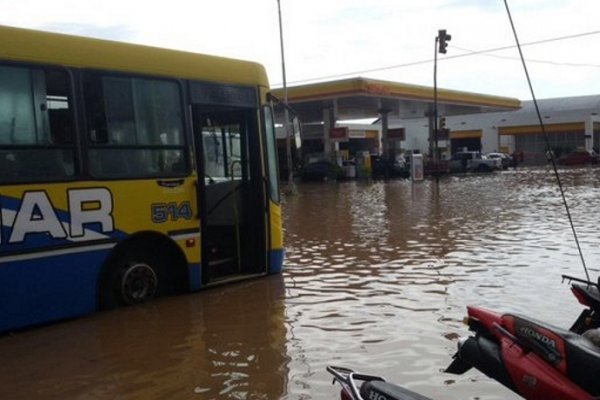 Otra fuerte tormenta volvió a inundar gran parte de la capital correntina y se pronostican más lluvias