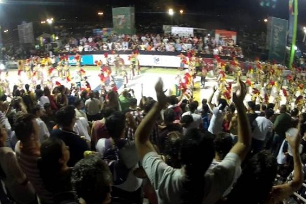 Más de 20 mil personas colmaron el corsódromo en la penúltima noche de Carnaval en Corrientes