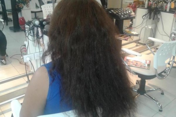 Solución a puntas abiertas en el salón de belleza de Sandra Espínola