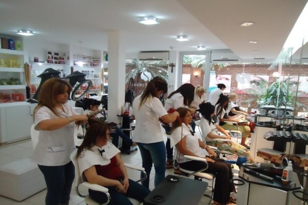 Motivos para un nuevo look en el salón de Sandra Espínola
