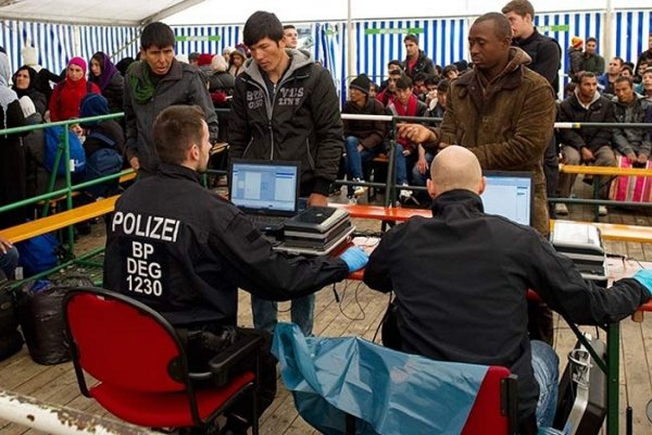 Alemania y Grecia, la OTAN se sumarán a la ayuda de los refugiados