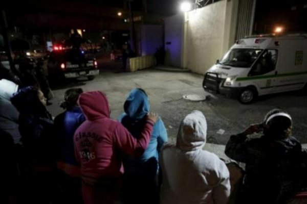 Infierno en una cárcel de México: Cerca de 60 muertos tras un motín