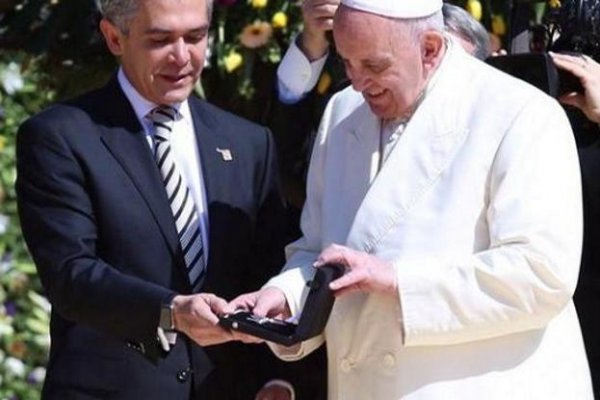 El Papa visitó la Ciudad de México y ahora viaja a la región de Ecatepec