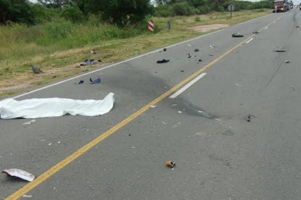 Tragedia en Santa Rosa: Murieron dos personas en accidente vial