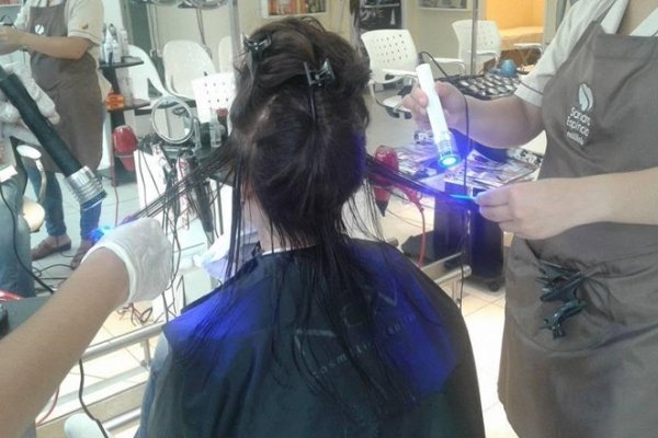 Deslumbrante con Láser y Keratina en el salón de Sandra Espínola