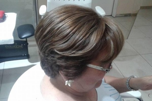 Sacar partido al pelo fino en el salón de belleza de Sandra Espínola