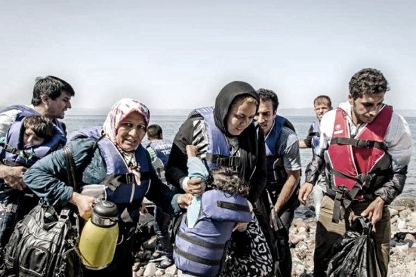 Grecia construye semanalmente campamentos para 10 mil refugiados