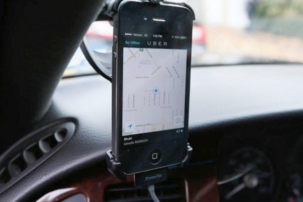 Uber: trabajan para reglamentar la ordenanza que regula el servicio