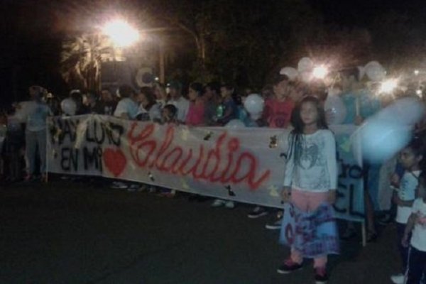 Santo Tomé: Familiares, amigos y vecinos marcharon para pedir justicia por Claudia Lima
