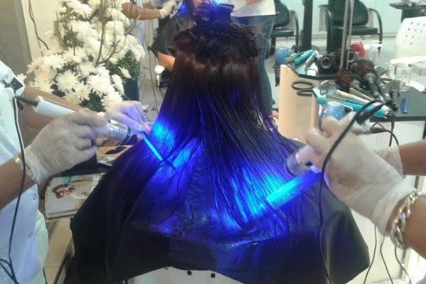 Fin a la porosidad de tu pelo en el salón de Sandra Espínola