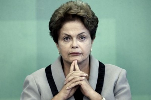 Denuncian a Rousseff por compra de votos para salvarse del juicio político