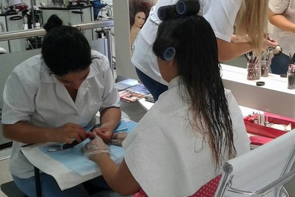 Spa de Manos y Pies en el Salón de belleza de Sandra Espínola