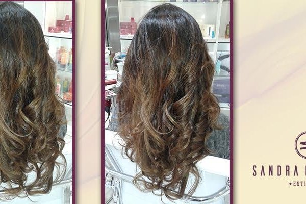 Crear estilo con ondas en el Salón de Sandra Espínola estilista
