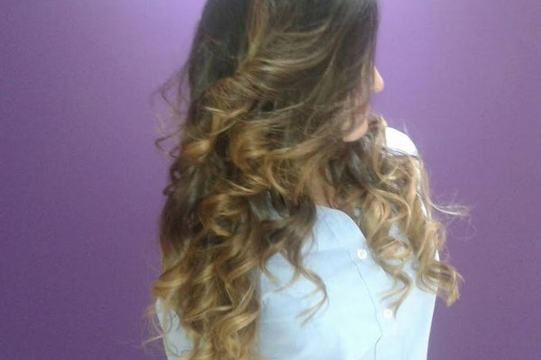 ONDAS, ultras femeninas en el salón de Sandra Espínola estilista