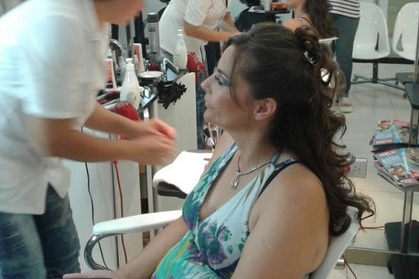 Pestañas para miradas impactantes en el salón de Sandra Espínola