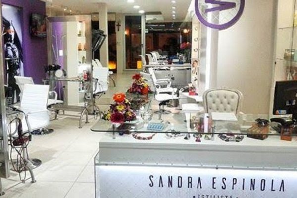 Mechas  Doradas en el Salón de Sandra Espínola estilista