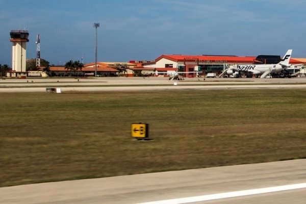 Washington autorizó a seis empresas para volar hacia Cuba