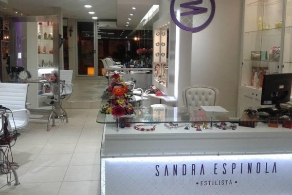 Protege tu Cabello del frío en el Salón de Sandra Espínola