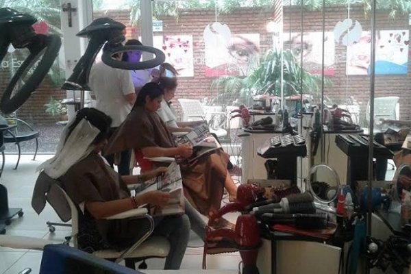 Equipamiento y salud capilar en el Salón de Sandra Espínola