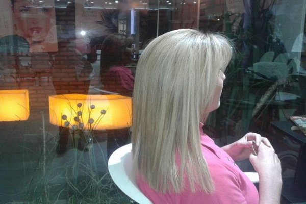Volumen al Pelo Fino en el Salón de la estilista Sandra Espínola
