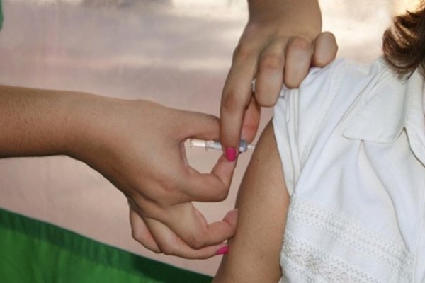 Continúa la Campaña de Vacunación en los barrios Quintana y Apipé