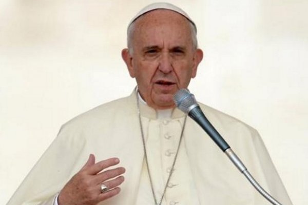 El Papa expresó dolor y horror tras el atentado contra una iglesia
