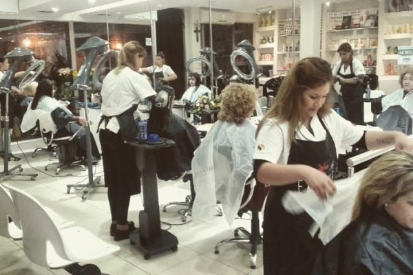 Extensiones 100% naturales en  el salón de Sandra Espínola
