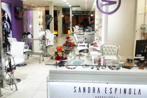 Nutrir el cabello en el salón de Sandra Espínola