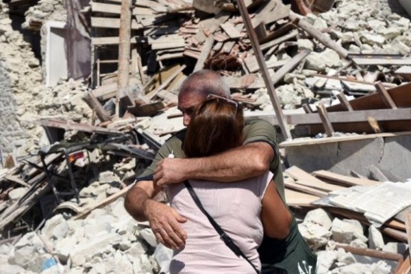 Ascienden a 159 los muertos por el terremoto en el centro de Italia