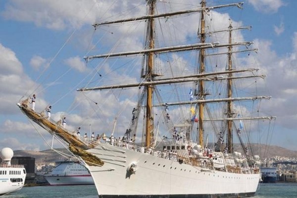 La fragata Libertad llegó a Grecia