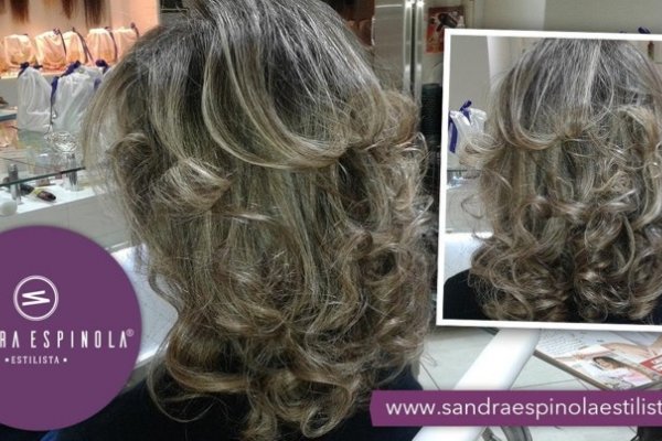 Potenciar el cabello con ondas en el salón de Sandra Espínola