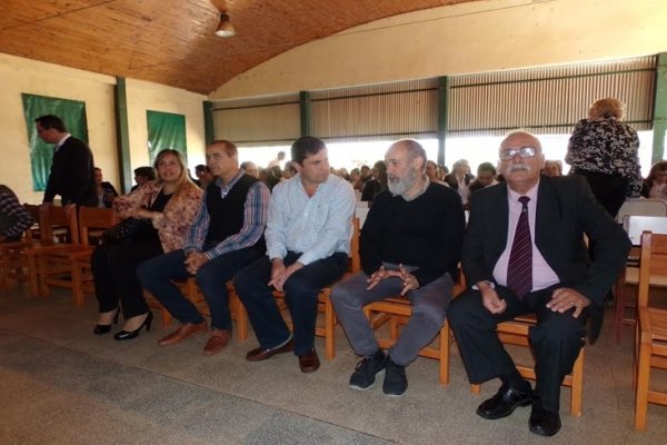 Un lingüista español disertó en el Encuentro de Institutos Superiores