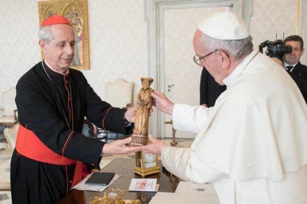 Siempre espero ir a la Argentina, dijo Francisco a los obispos