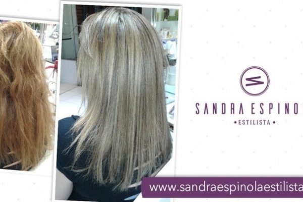 Bella con Tarjeta Tuya en el salón de la estilista Sandra Espínola