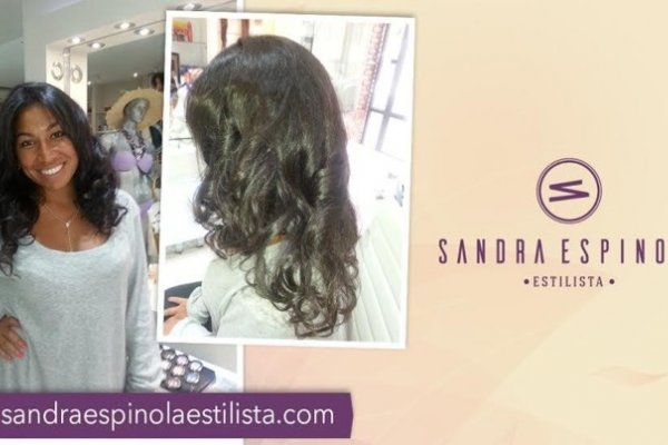 Sesión de belleza matinal en el salón de la estilista Sandra Espínola