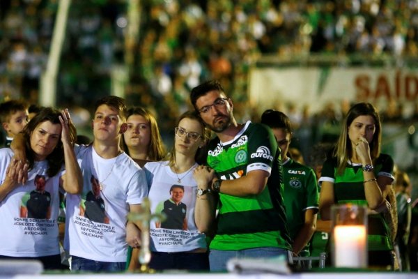 Emotivos homenajes en Colombia y Brasil a las víctimas del Chapecoense