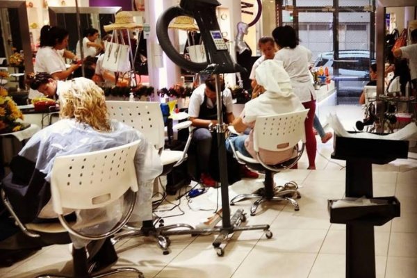 Uñas: color y originalidad en el Salón de Sandra Espínola