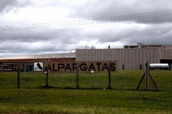 Pese a la crisis, planta de Alpargatas en Bella Vista retomará sus actividades