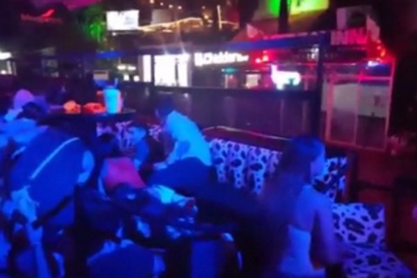 México: Al menos cinco muertos por un tiroteo en un boliche
