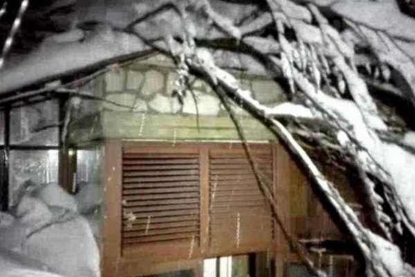 Italia: Al menos un muerto y 30 desaparecidos por una avalancha de nieve en un hotel