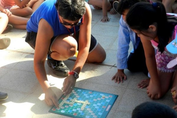 Más de 50 chicos asisten a la Colonia de Vacaciones en el Polideportivo
