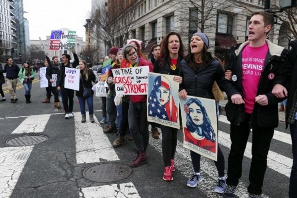 Miles de mujeres de todo el mundo protestaron contra Donald Trump