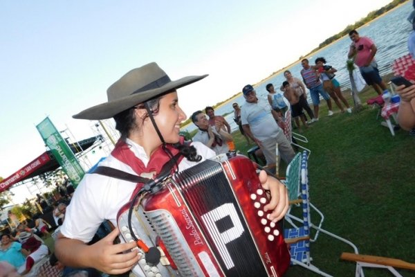Comenzó la Bailanta Chamamecera en San Cosme