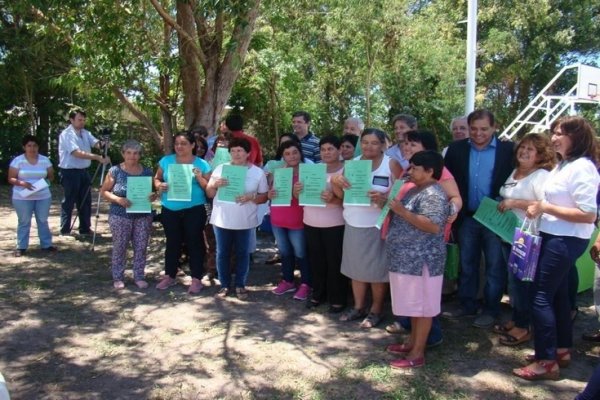 Se entregaron 22 nuevos títulos de propiedad en El Sombrero