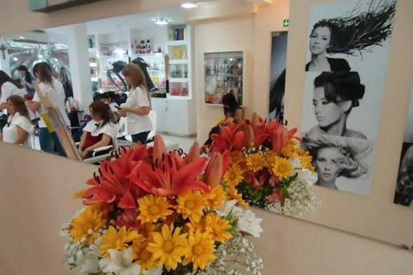 Cabellos Siempre Fabulosos  en el Salon de Sandra Espinola