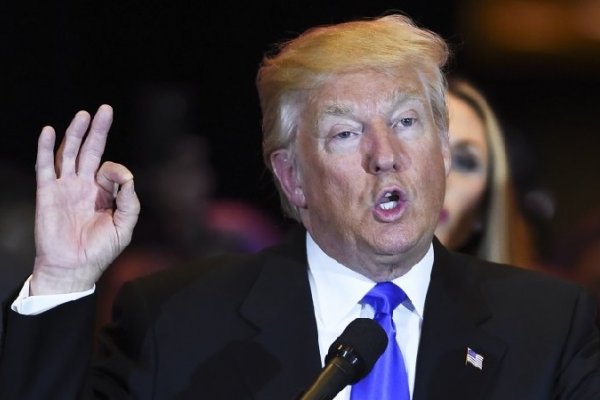 Otro polémico decreto de Trump: regulará el flujo de inmigrantes
