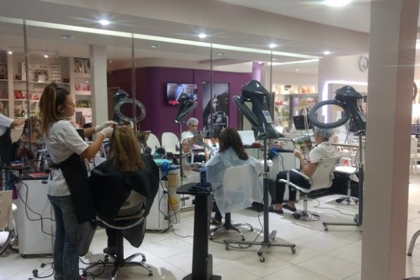 Cabellos Fortalecidos, en el Salón de Sandra Espínola.