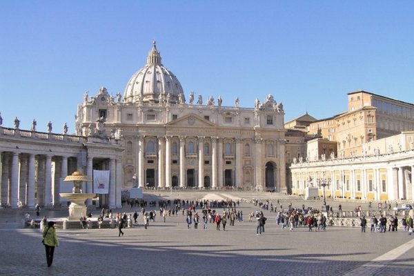 El Vaticano cuestiona la política migratoria de Donald Trump