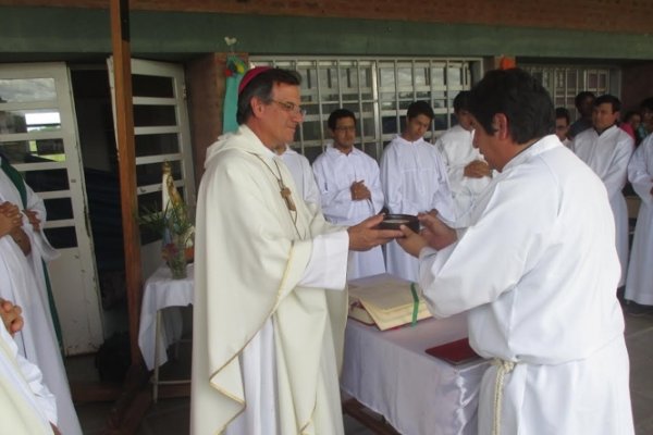 Monseñor Cenecin confirmó el Acolitado a Seminarista de Goya