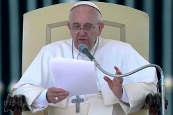 Francisco denunció que el mundo vive una grave crisis socio ambiental